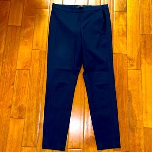 Banana republic size 8, “devon”. Size 8. Excellent condition. Side zip, blue.